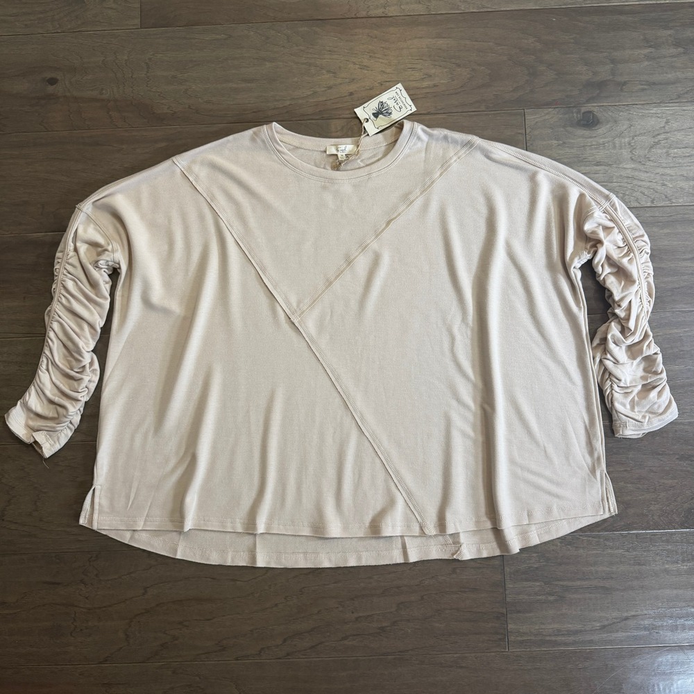 Easel Los Angeles Beige Ruched Sleeve‎ Oversized Seam Detail Top Medium NWT